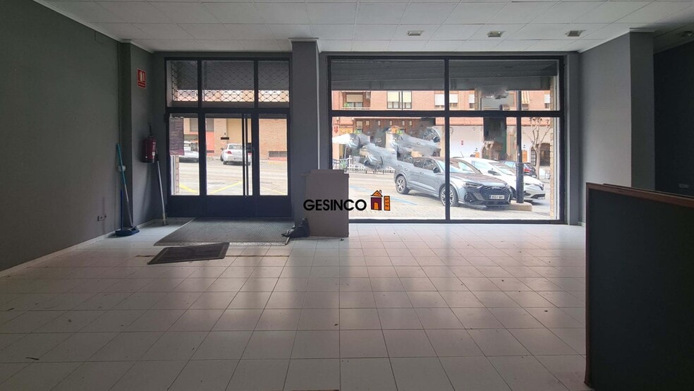 Local en Ontinyent, Valencia en venta - Foto del edificio - Imagen 2 de 10