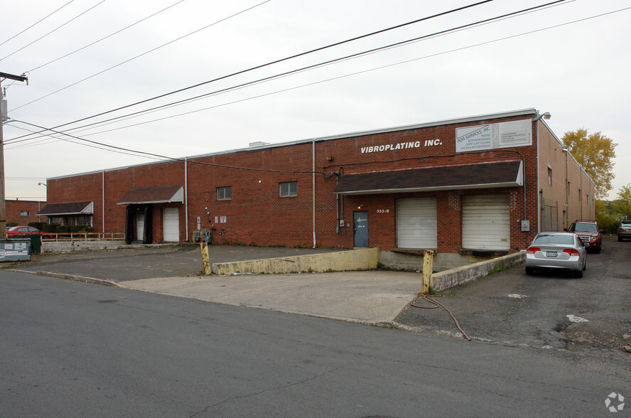 353 Camer Dr, Bensalem, PA en alquiler - Foto del edificio - Imagen 1 de 14