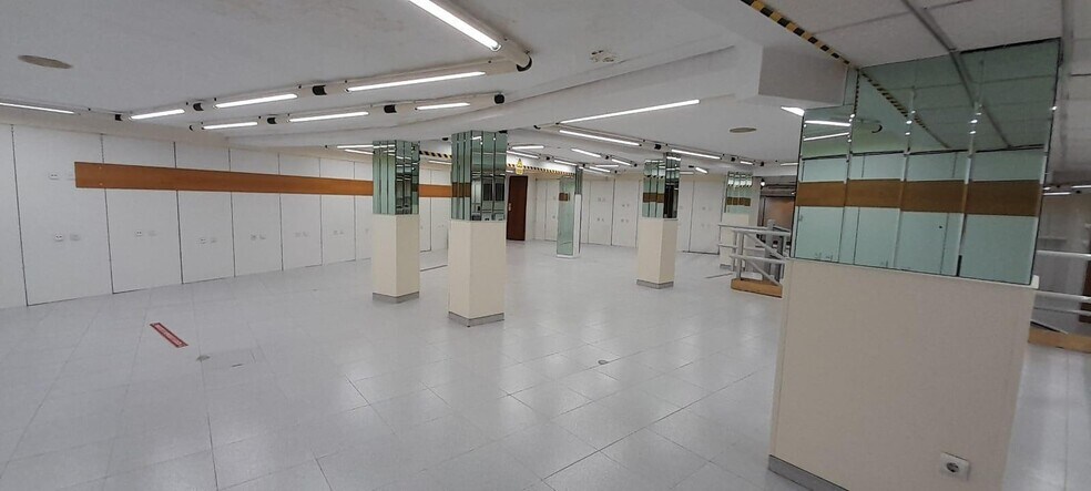 Local en Córdoba, Córdoba en alquiler - Foto del interior - Imagen 2 de 40