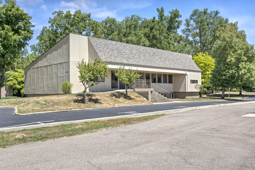 24724 Lahser Rd, Southfield, MI en alquiler - Foto del edificio - Imagen 2 de 103