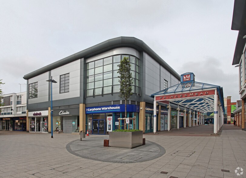The Mead, Farnborough en alquiler - Foto del edificio - Imagen 2 de 9