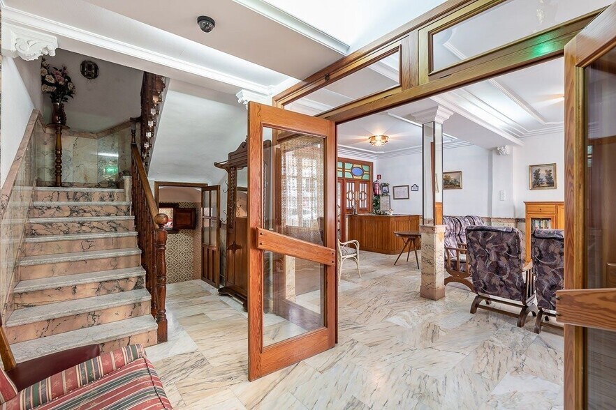 Hotel y hospedaje en Lanjarón, Granada en venta - Foto del interior - Imagen 2 de 50