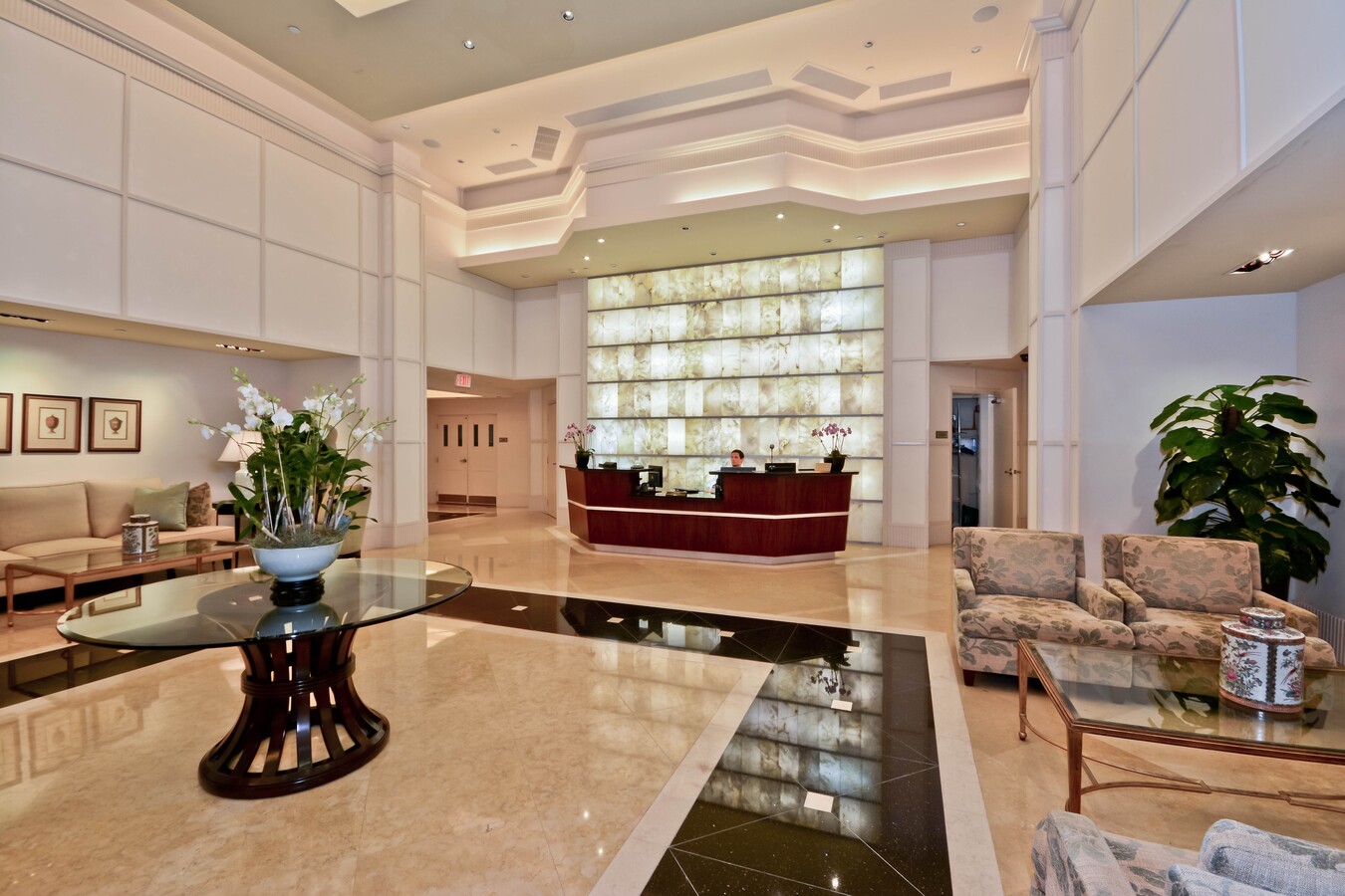 801 S Olive Ave, West Palm Beach, FL 33401 - Unidad 235 -  - Lobby - Image 1 of 14