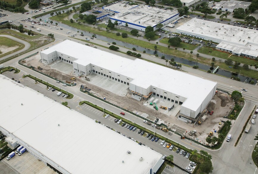 14101 NW 57th Ave, Opa Locka, FL en alquiler - Foto del edificio - Imagen 3 de 4