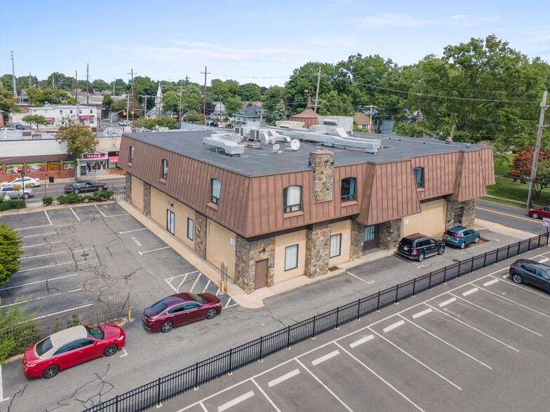 170 Tulip Ave, Floral Park, NY en alquiler - Foto del edificio - Imagen 1 de 6