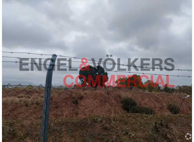 Avenida Cristóbal Colón, 232, Marchamalo, Guadalajara en venta - Foto del edificio - Imagen 3 de 5