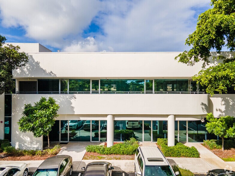 6501 Park of Commerce Blvd NW, Boca Raton, FL en alquiler - Foto del edificio - Imagen 2 de 9