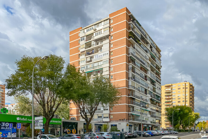 Edificios residenciales en Madrid, MAD en venta - Foto del edificio - Imagen 3 de 3