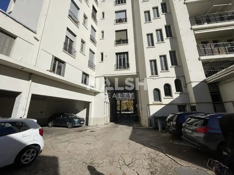 Local en Lyon en alquiler - Foto del edificio - Imagen 2 de 10