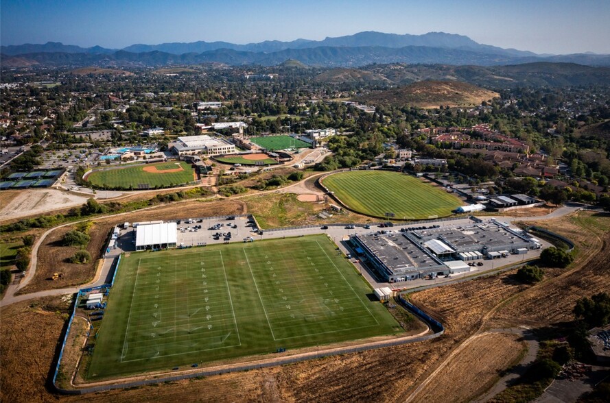 3680 Campus Dr, Thousand Oaks, CA en alquiler - Vista aérea - Imagen 1 de 1