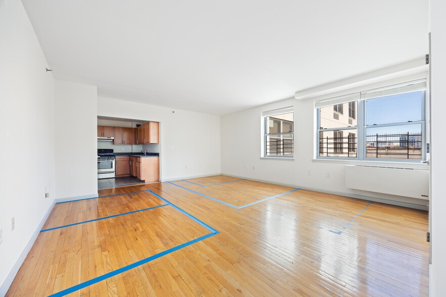 41-02 Queens Blvd, Sunnyside, NY en alquiler - Foto del interior - Imagen 1 de 6