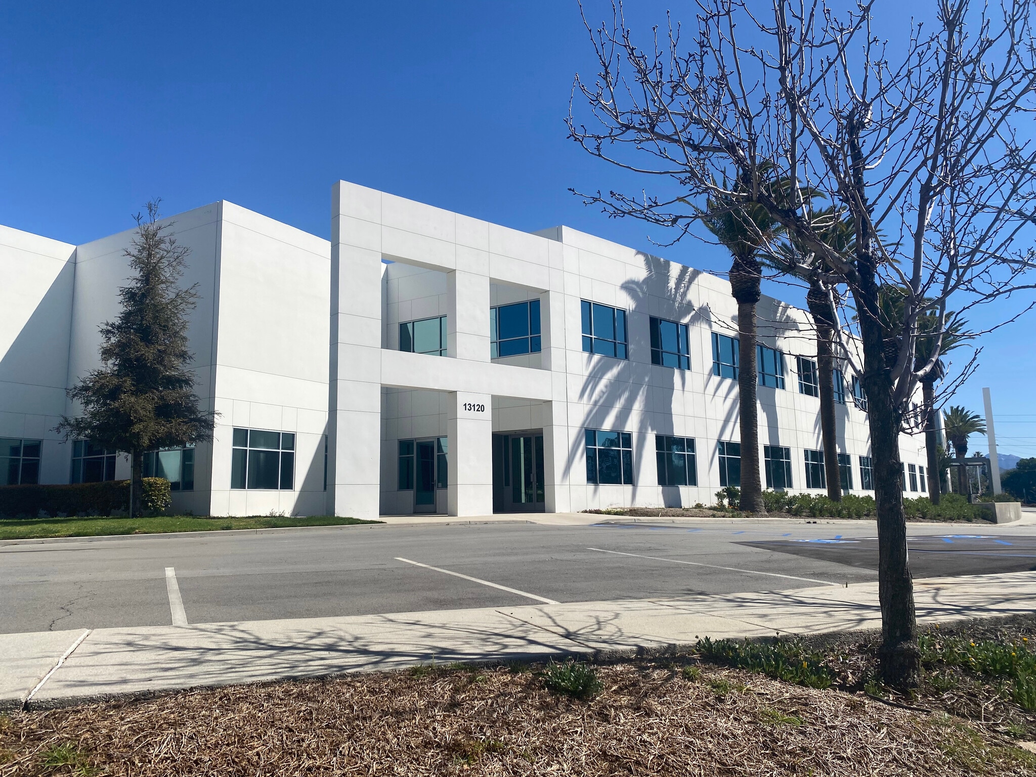 13120 Telfair Ave, Sylmar, CA en venta Foto del edificio- Imagen 1 de 1