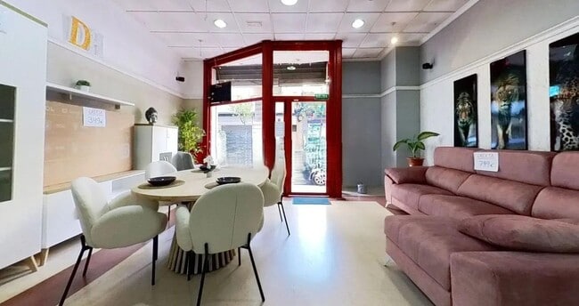 Más detalles de Carrer de Ramon Gallud, Torrevieja - Local en venta