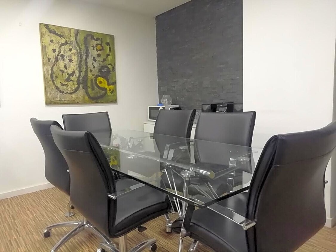Madrid, MAD 28016 - - - Foto del interior - Image 2 of 4