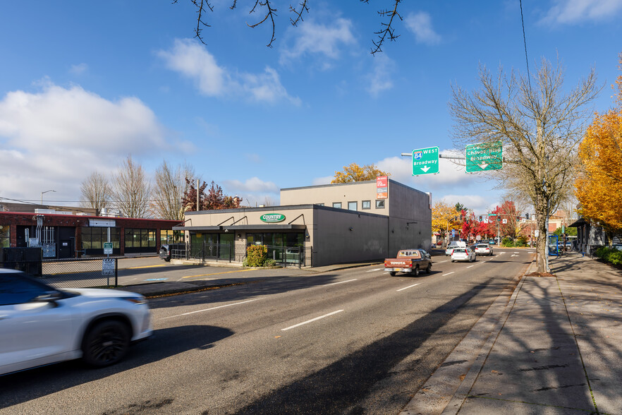 3902 NE Sandy Blvd, Portland, OR en alquiler - Foto del edificio - Imagen 1 de 18