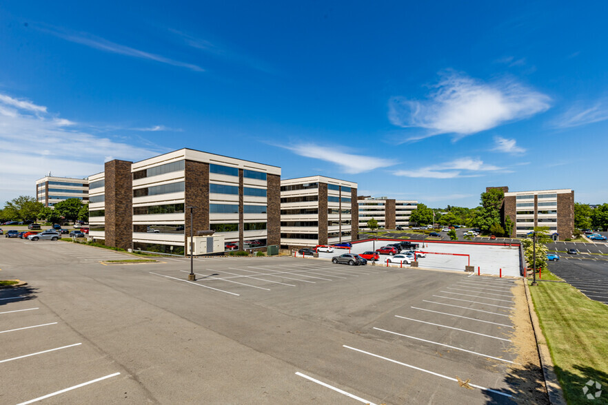 410 Rouser Rd, Coraopolis, PA en alquiler - Foto del edificio - Imagen 1 de 9