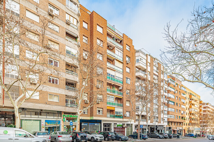 Edificio residencial en Madrid, Madrid en venta - Foto principal - Imagen 1 de 2