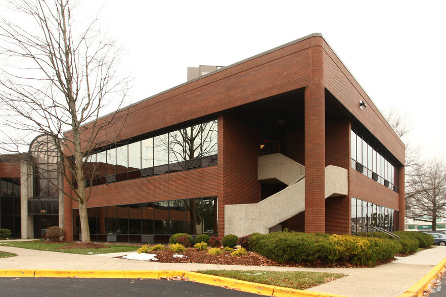 301 N Hurstbourne Pky, Louisville, KY en alquiler - Foto del edificio - Imagen 2 de 16