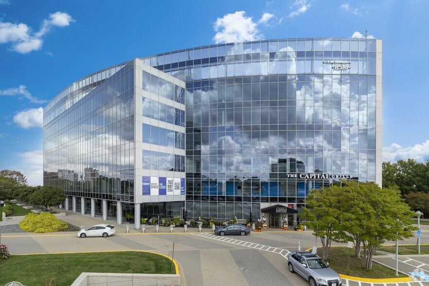 1861 International Dr, Tysons, VA en alquiler - Foto del edificio - Imagen 1 de 20