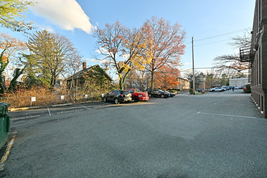 179 S Maple Ave, Ridgewood, NJ en venta - Foto del edificio - Imagen 3 de 53