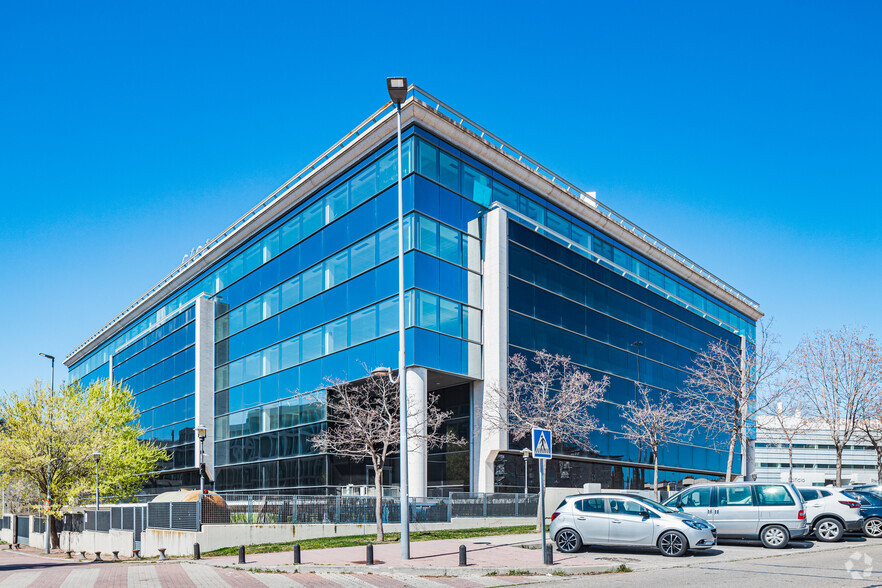 Calle Anabel Segura, 14, Alcobendas, Madrid en alquiler - Foto del edificio - Imagen 2 de 21