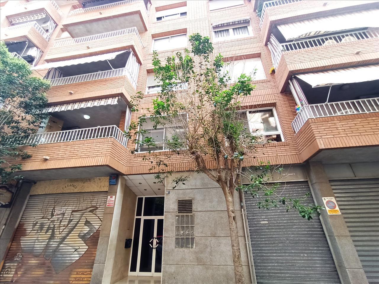 Edificio residencial en Reus, Tarragona en venta Foto principal- Imagen 1 de 2