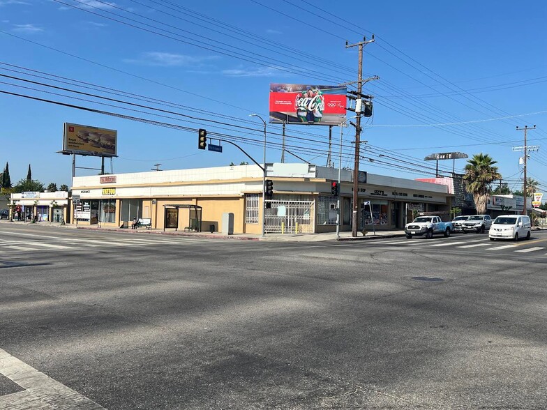 19300-19306 Vanowen St, Reseda, CA en alquiler - Foto del edificio - Imagen 1 de 4