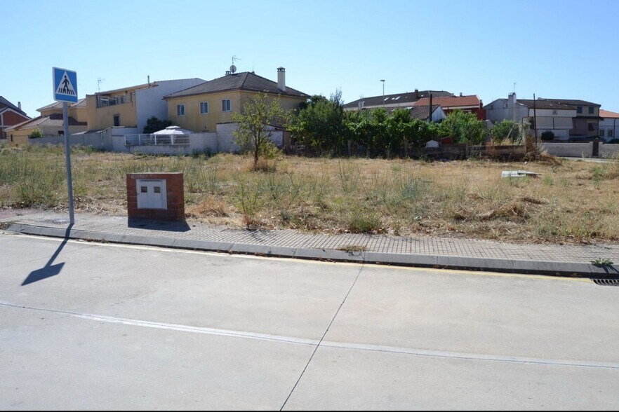 Terreno en Ciudad Rodrigo, Salamanca en venta - Foto principal - Imagen 1 de 2