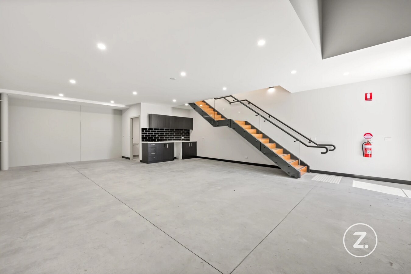 134-136 Argus St, Cheltenham, VIC 3192 - Unidad 4 - - Foto del interior - Image 1 of 7