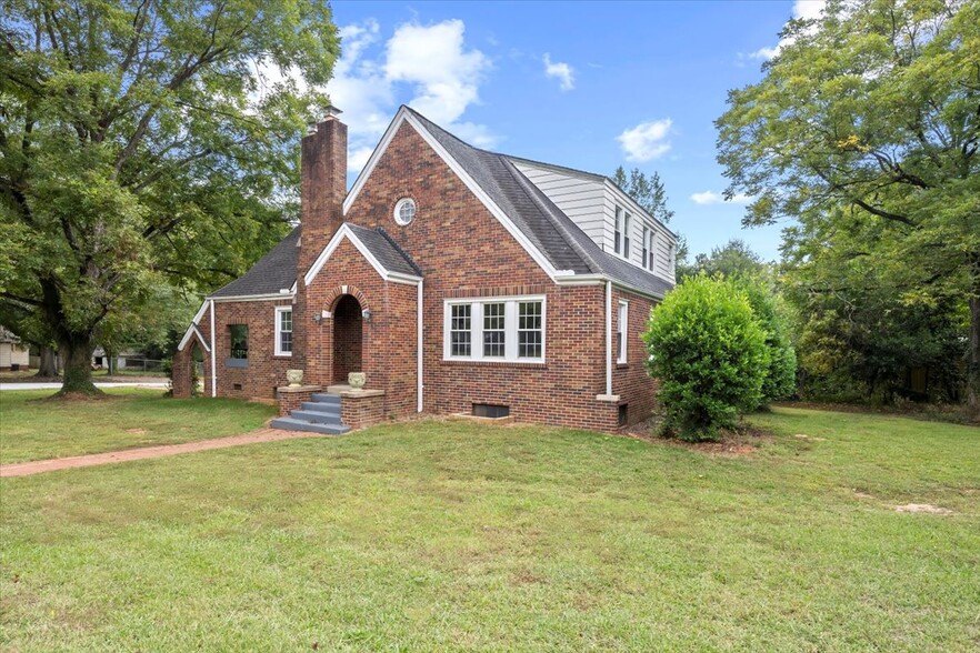 301 E Main St, Easley, SC en venta - Foto principal - Imagen 1 de 42