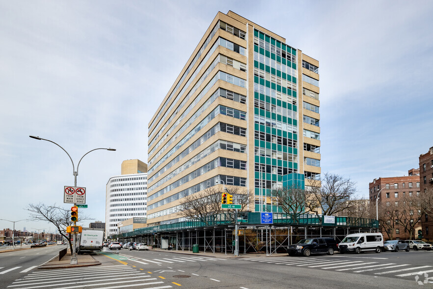 97-77 Queens Blvd, Rego Park, NY en alquiler - Foto del edificio - Imagen 3 de 13