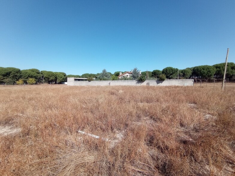 Calle de la Cañada la Nava del Pinar, 10A, Laguna de Duero, Valladolid en venta - Foto del edificio - Imagen 3 de 16