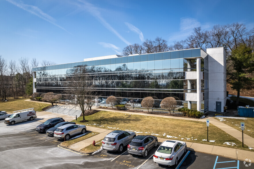 14 Walsh Dr, Parsippany, NJ en alquiler - Foto del edificio - Imagen 3 de 16