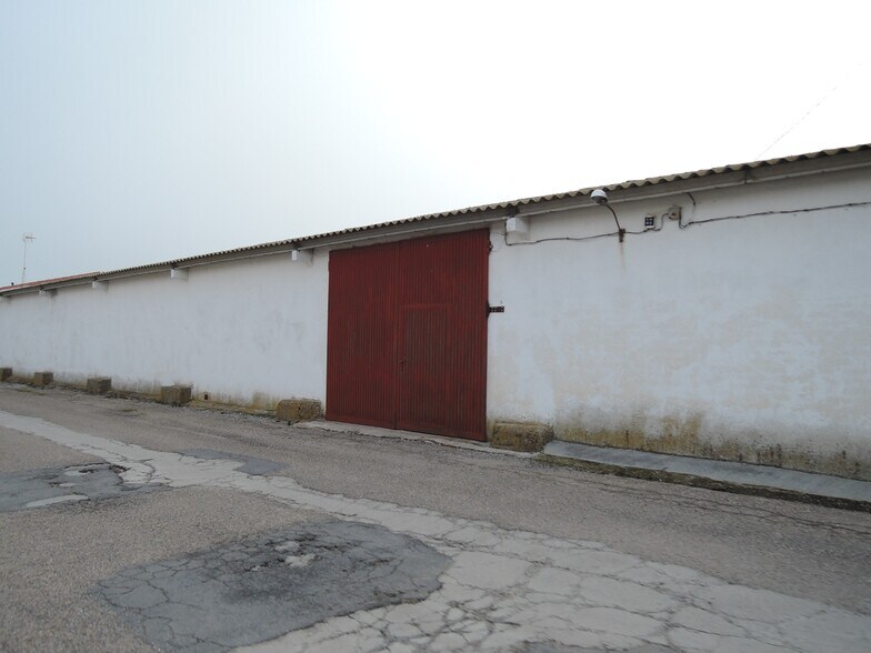 Nave en San Pedro del Arroyo, Ávila en venta - Foto del edificio - Imagen 2 de 2