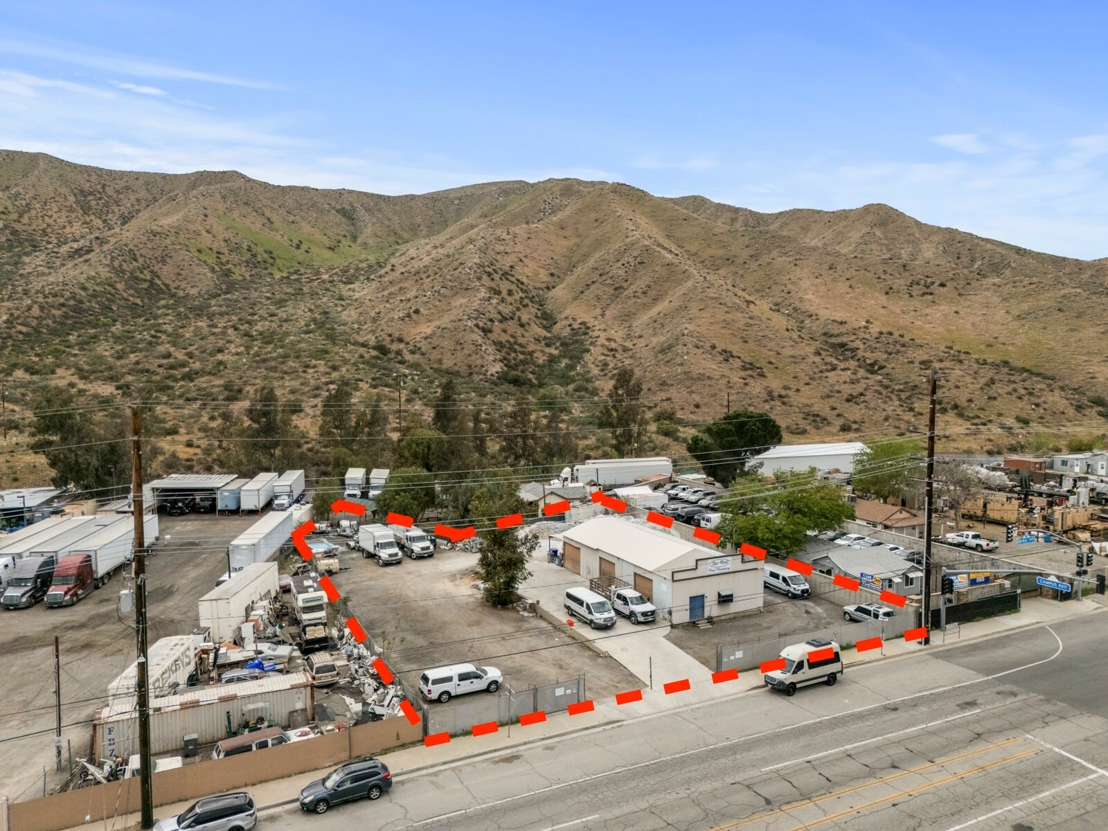 17043 Sierra Hwy, Santa Clarita, CA en venta Vista aérea- Imagen 1 de 1