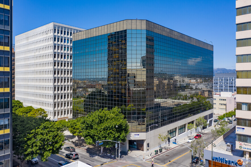 3333 Wilshire Blvd, Los Angeles, CA en alquiler - Foto del edificio - Imagen 1 de 5