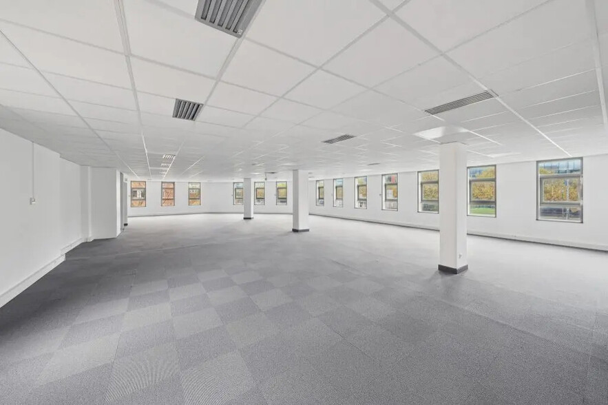 6-8 Rue Eugène Et Armand Peugeot, Rueil-Malmaison en alquiler - Foto del edificio - Imagen 2 de 11