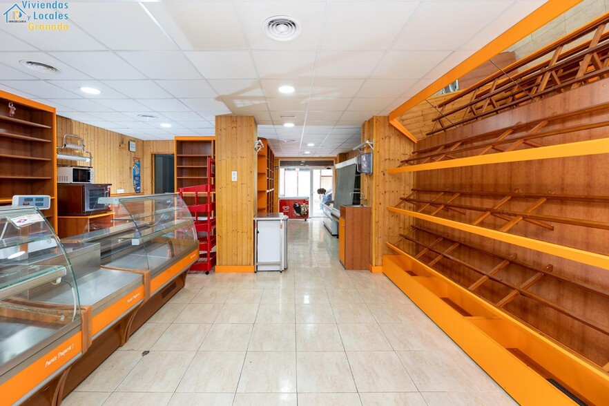 Local en Las Gabias en venta - Foto del interior - Imagen 2 de 24