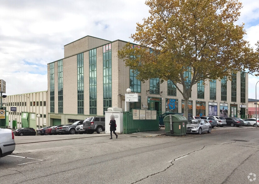 Avenida Fuente Nueva, 12, San Sebastián de los Reyes, Madrid en alquiler - Foto del edificio - Imagen 2 de 2