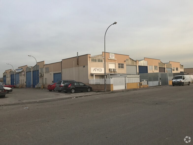 Nave en Velilla de San Antonio, Madrid en alquiler - Foto del edificio - Imagen 3 de 5