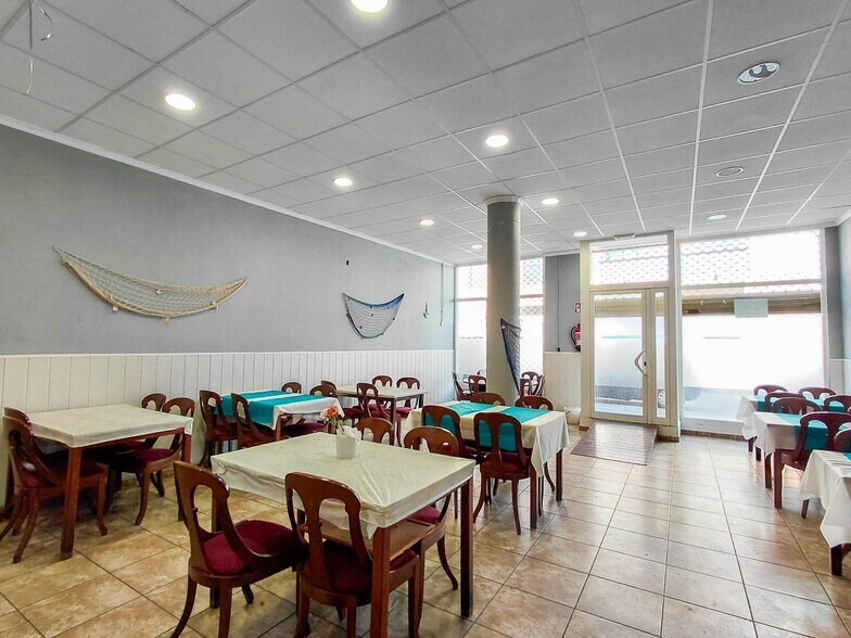 Edificio residencial en Cubelles, Barcelona en venta - Foto del edificio - Imagen 3 de 8