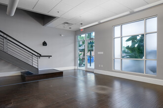 1215 E 6th Ave, Tampa, FL en alquiler Foto del interior- Imagen 1 de 7