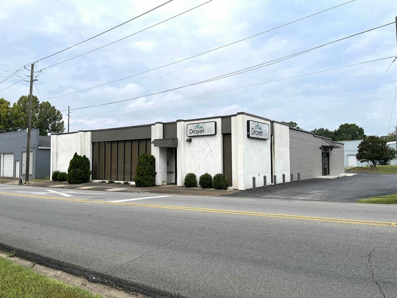 230 East St N, Talladega, AL en alquiler - Foto del edificio - Imagen 1 de 28