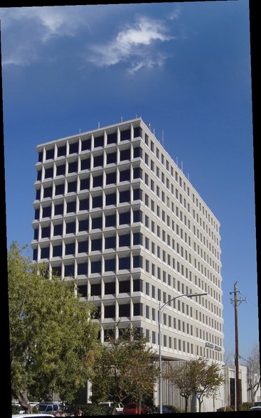 3031 Tisch Way, San Jose, CA en alquiler - Foto del edificio - Imagen 3 de 14