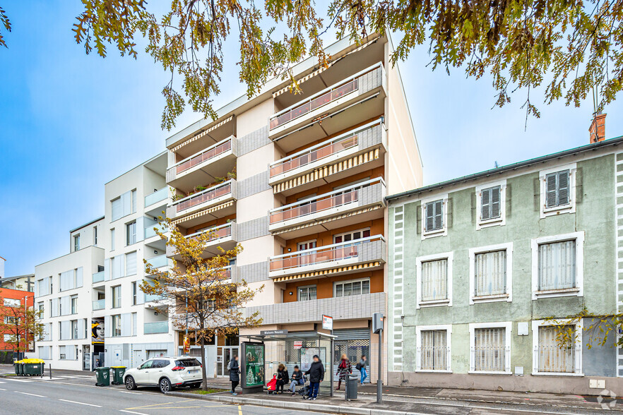 Edificio residencial en Villeurbanne en venta - Foto del edificio - Imagen 2 de 2