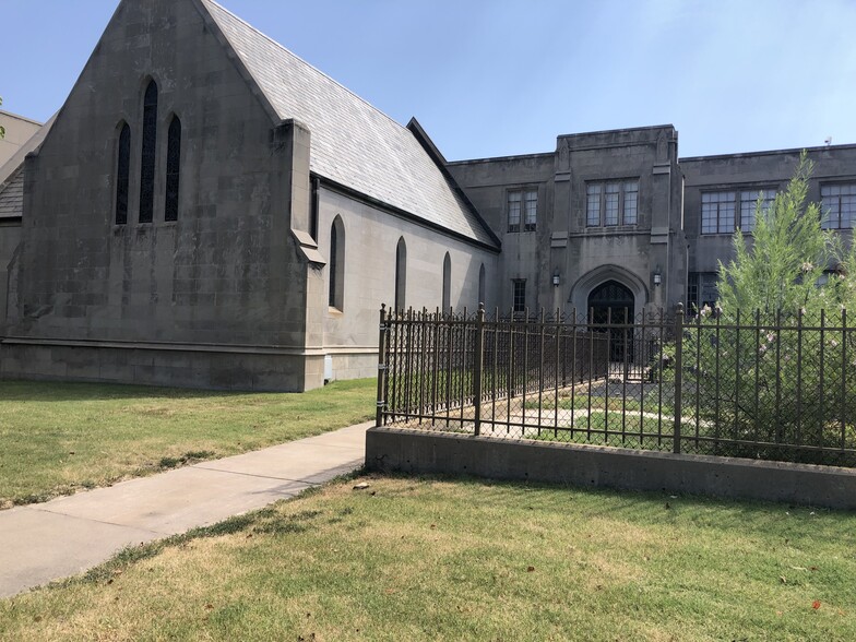 330 N Broadway Ave, Wichita, KS en alquiler - Foto del edificio - Imagen 3 de 12