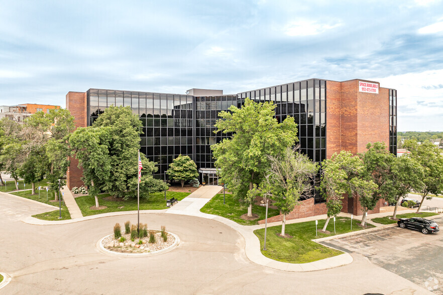 10650 Red Circle Drive, Minnetonka, MN en alquiler - Foto del edificio - Imagen 1 de 21