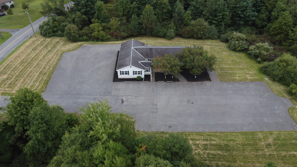 205 Rodenbach Ln, Brodheadsville, PA en venta - Foto del edificio - Imagen 3 de 11