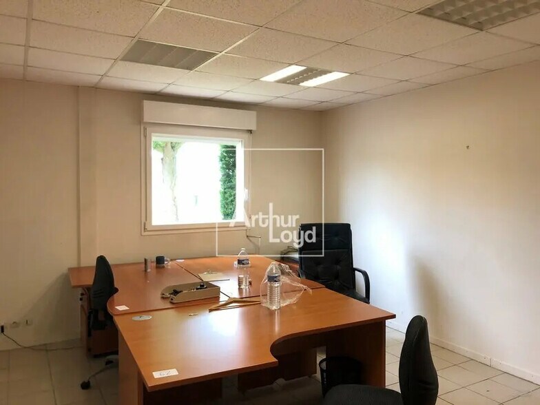 Oficina en Montereau-sur-le-Jard en alquiler - Foto del interior - Imagen 3 de 3