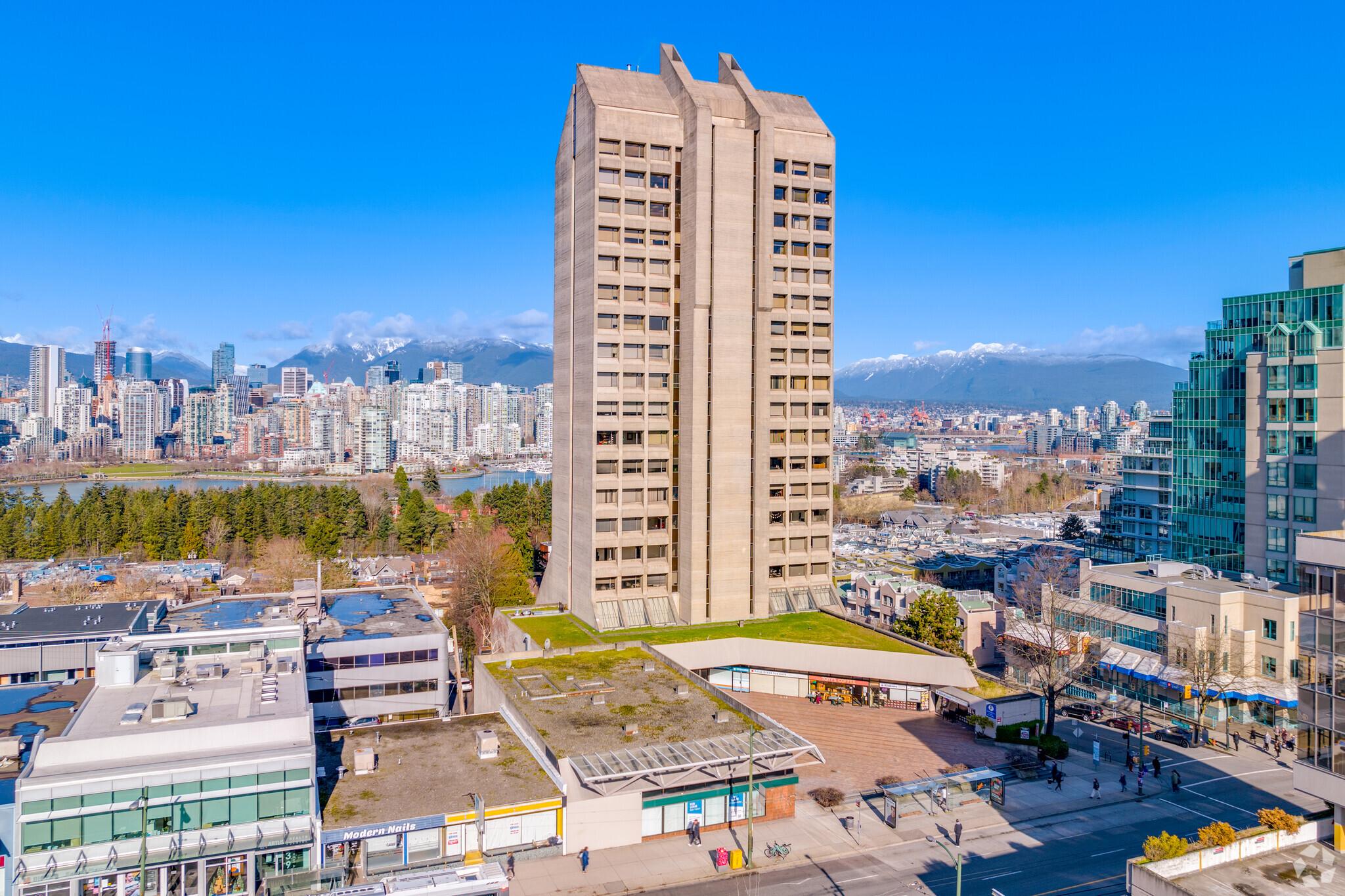 805 W Broadway, Vancouver, BC en alquiler Foto del edificio- Imagen 1 de 11